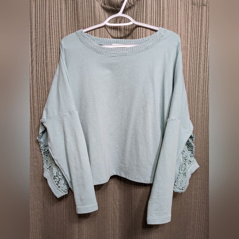 Juniors/women's Taylor and Sage Crop top elegant trim accent Large